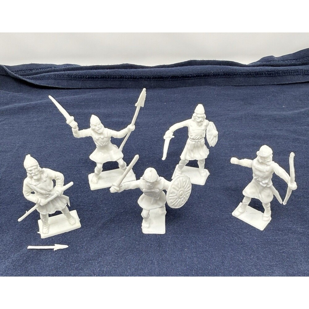 Medieval Knights 6pc Lot vtg plastic toy figure White